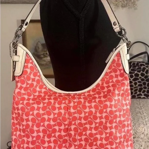 Coach Coral Signature Canvas Shoulder Bag with Cream Trim - Picture 4 of 7